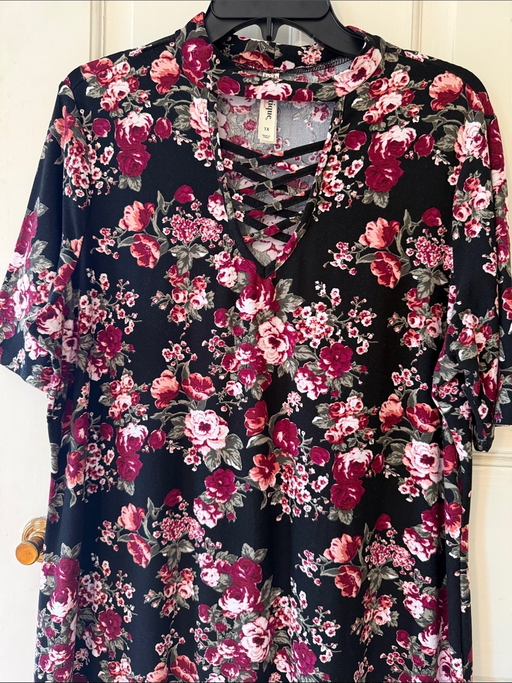 Women's Floral Crisscross V-Neck Tunic - Black and Berry